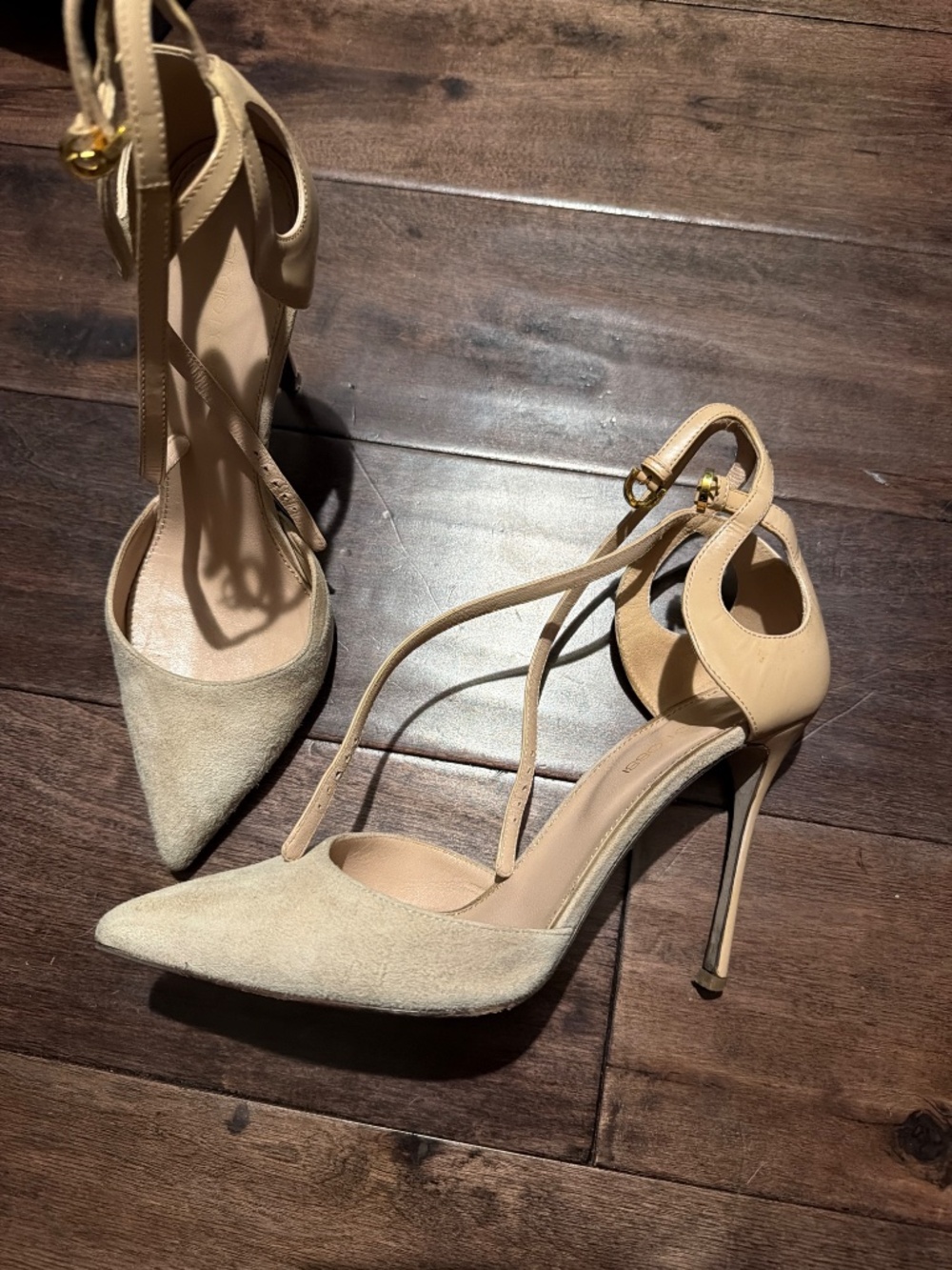 Shoes - Picture 2 of 3